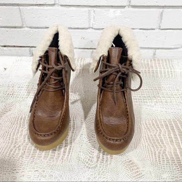 Forever 21 Faux fur lined lacewedge ankle booties - Picture 7 of 9